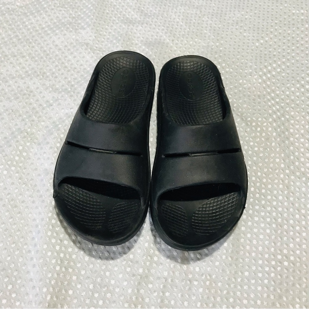 OOFOS sandals